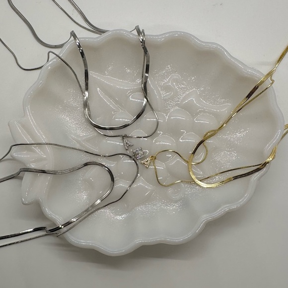 Letter Initial Necklaces, Double Layer Initial Pendant Necklaces - Picture 9 of 10